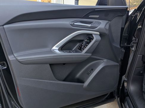 Used 2025 Audi Q5 Premium Plus w/ Premium Plus image 16