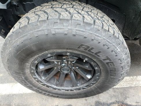 Used 2017 Jeep Wrangler Unlimited Sahara image 8