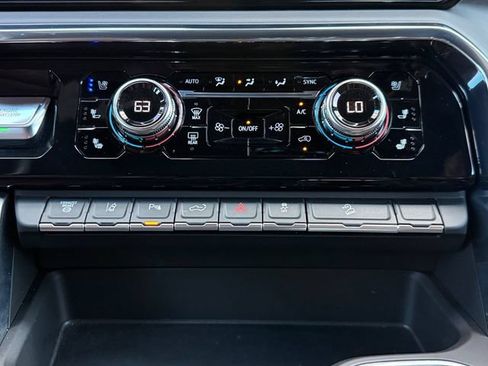 Used 2025 GMC Sierra 2500 Denali Ultimate AWD/4WD image 4