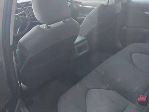 Used 2018 Toyota Camry LE image 7