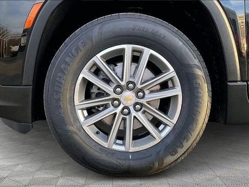 Used 2023 Chevrolet Traverse LT image 22