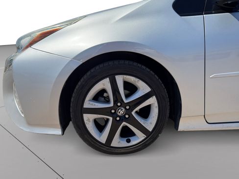 Used 2016 Toyota Prius Three Touring FWD image 9