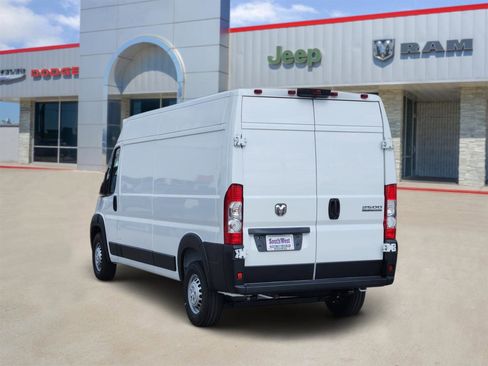 New 2026 RAM ProMaster 2500 w/ Convenience Group FWD image 4