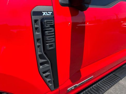 Used 2024 Ford F250 XLT w/ XLT Premium Package AWD/4WD image 9