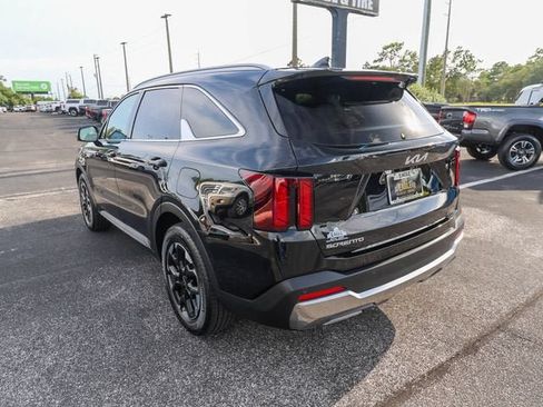 Used 2025 Kia Sorento S w/ Panoramic Sunroof Package FWD image 7