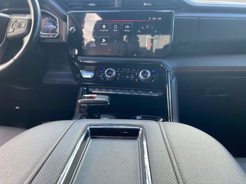 Used 2022 GMC Sierra 1500 AT4 w/ AT4 Premium Package AWD/4WD image 9