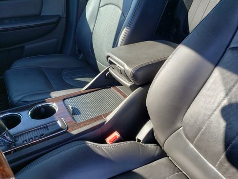 Used 2017 Chevrolet Traverse Premier image 28