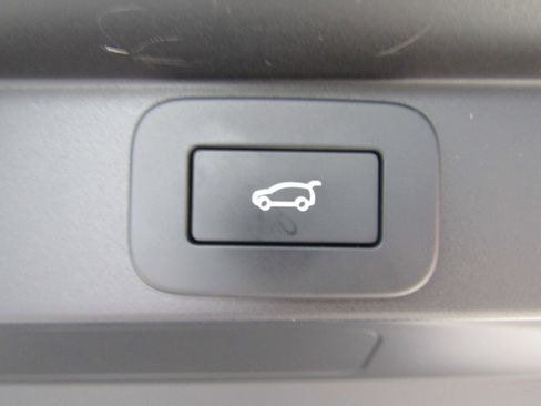 Used 2025 Land Rover Range Rover SE AWD/4WD image 29