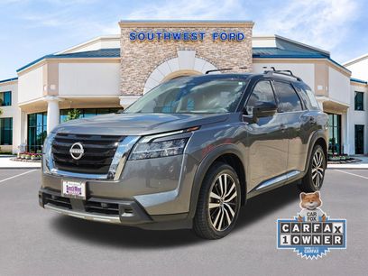 Used 2024 Nissan Pathfinder Platinum