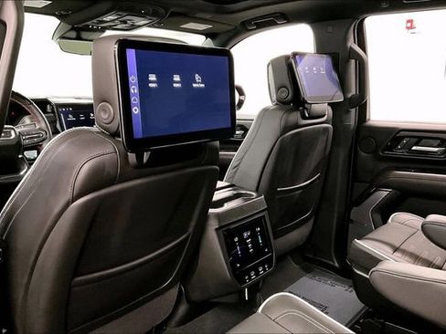 Used 2025 GMC Yukon AT4 Ultimate AWD/4WD image 34