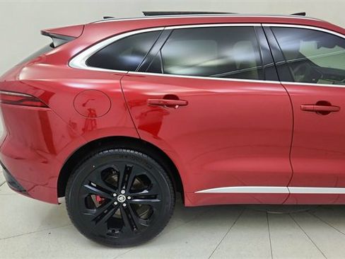 Used 2025 Jaguar F-PACE R-Dynamic S image 12