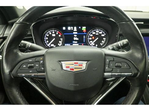 Used 2020 Cadillac XT6 Premium Luxury image 12