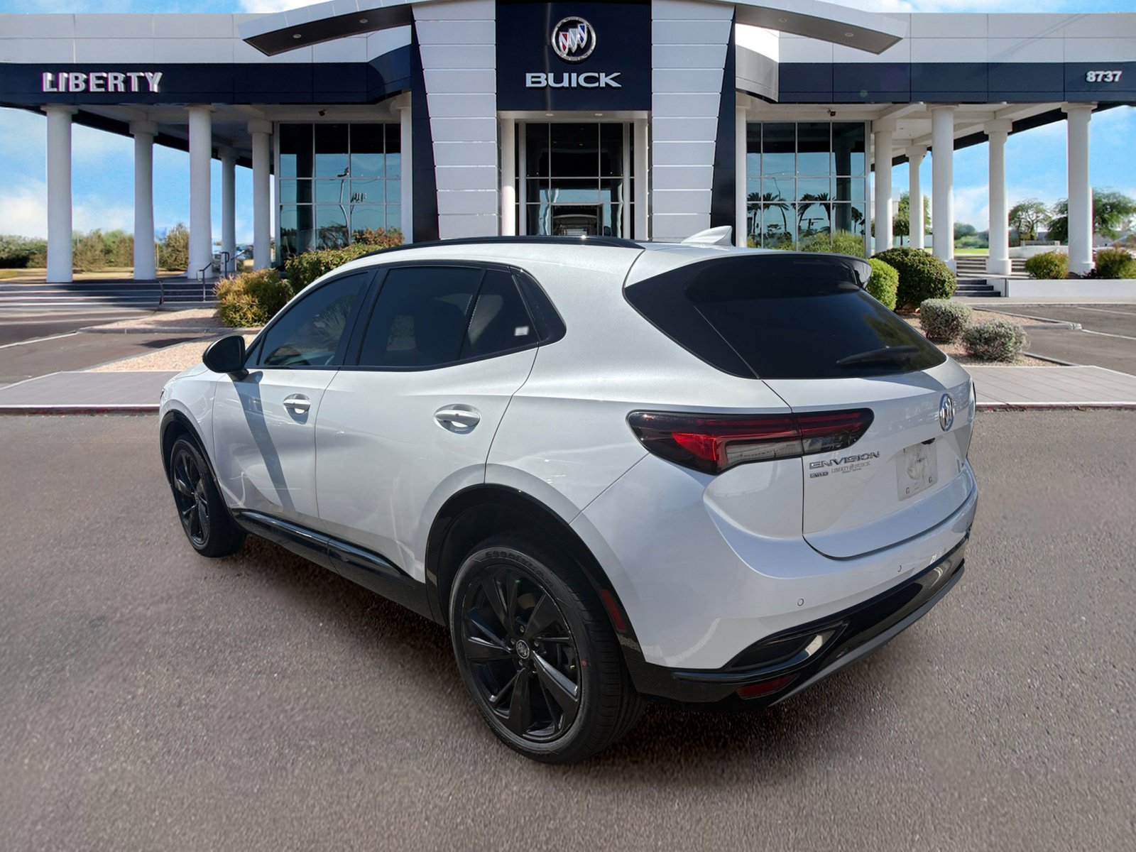 Used 2023 Buick Envision Essence w/ Sport Touring Package AWD/4WD image 3