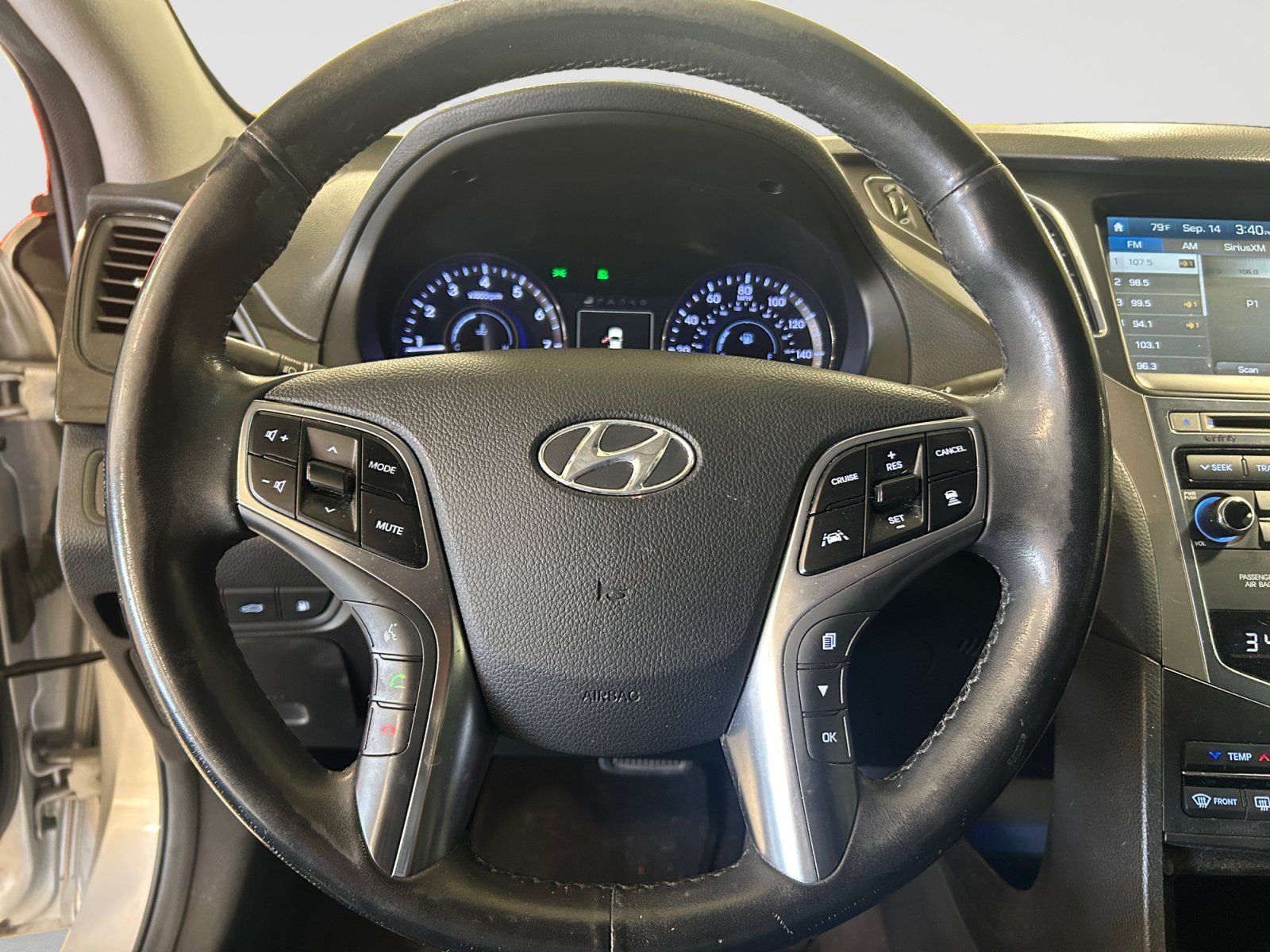 Used 2017 Hyundai Azera Limited FWD image 14