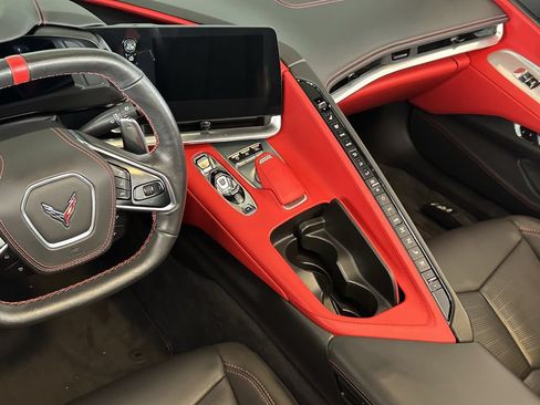 Used 2023 Chevrolet Corvette Stingray Premium Conv w/ Z51 Performance Package RWD image 18