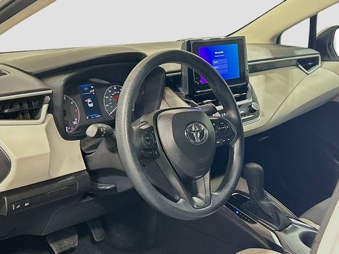 Used 2025 Toyota Corolla LE FWD image 7