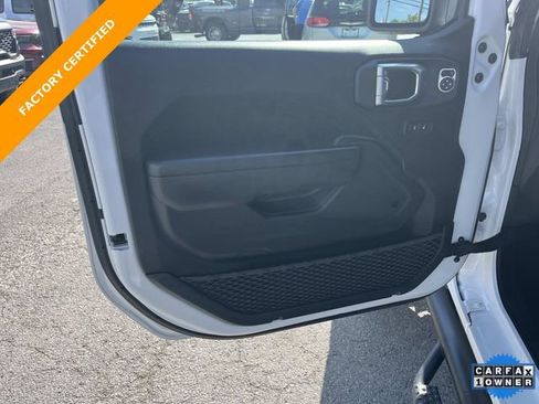 Certified 2021 Jeep Gladiator Rubicon AWD/4WD image 24