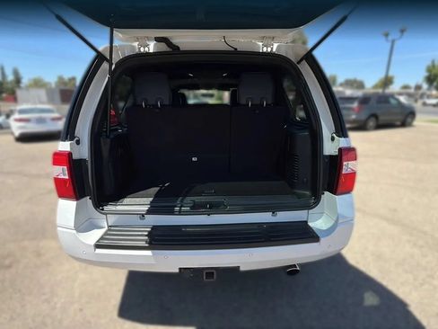 Used 2016 Ford Expedition XLT w/ Equipment Group 201A RWD image 15