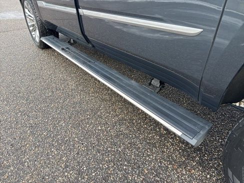 Used 2020 Cadillac Escalade ESV Premium Luxury w/ LPO, Radiant Package image 8