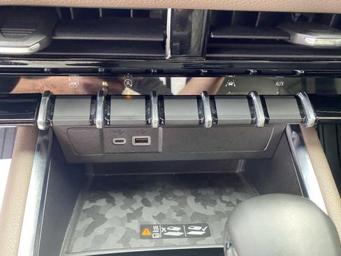 Used 2023 GMC Canyon Denali AWD/4WD image 45