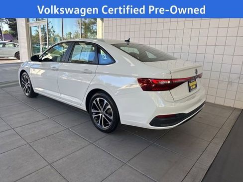 Certified 2025 Volkswagen Jetta Sport image 9