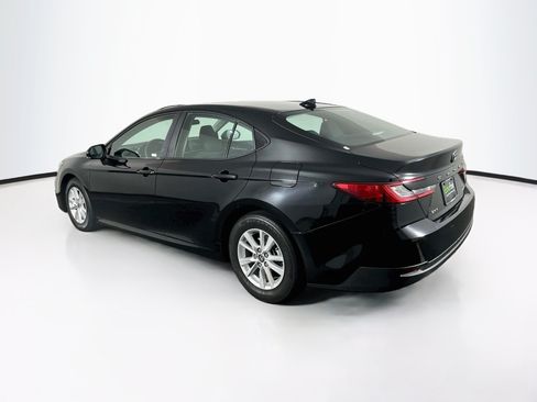 Used 2025 Toyota Camry LE FWD image 5