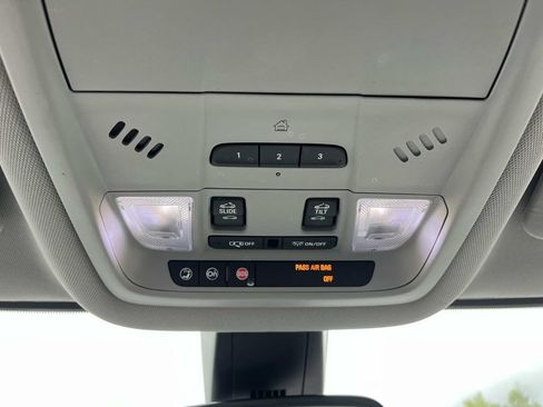Used 2018 GMC Acadia SLT FWD image 13