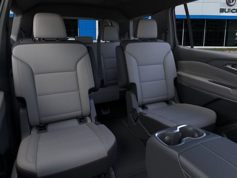 New 2026 Chevrolet Traverse LT image 17