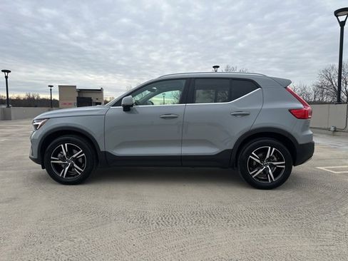 Certified 2025 Volvo XC40 B5 Core image 5