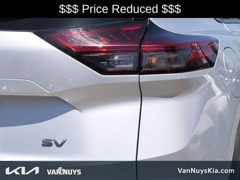 Used 2024 Nissan Rogue SV FWD image 32