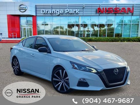 Used 2022 Nissan Altima 2.5 SR FWD image 1