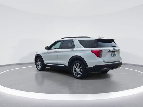 Used 2020 Ford Explorer XLT w/ Equipment Group 202A AWD/4WD image 6