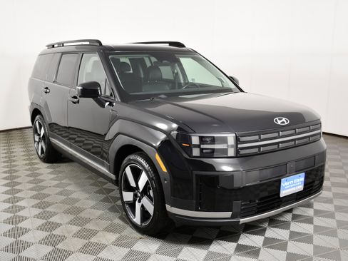 Used 2024 Hyundai Santa Fe Limited image 3