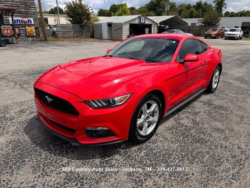 Used 2016 Ford Mustang Coupe RWD image 2