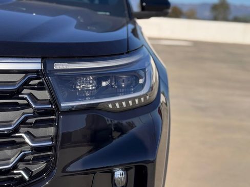 New 2026 Ford Explorer Platinum image 8