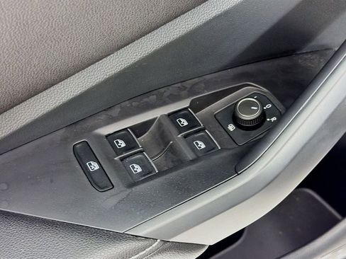 Used 2025 Volkswagen Jetta Sport FWD image 17
