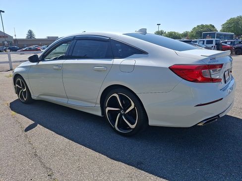 Used 2018 Honda Accord Sport image 4