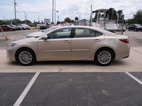 Used 2014 Lexus ES 350 w/ Luxury Package FWD image 8