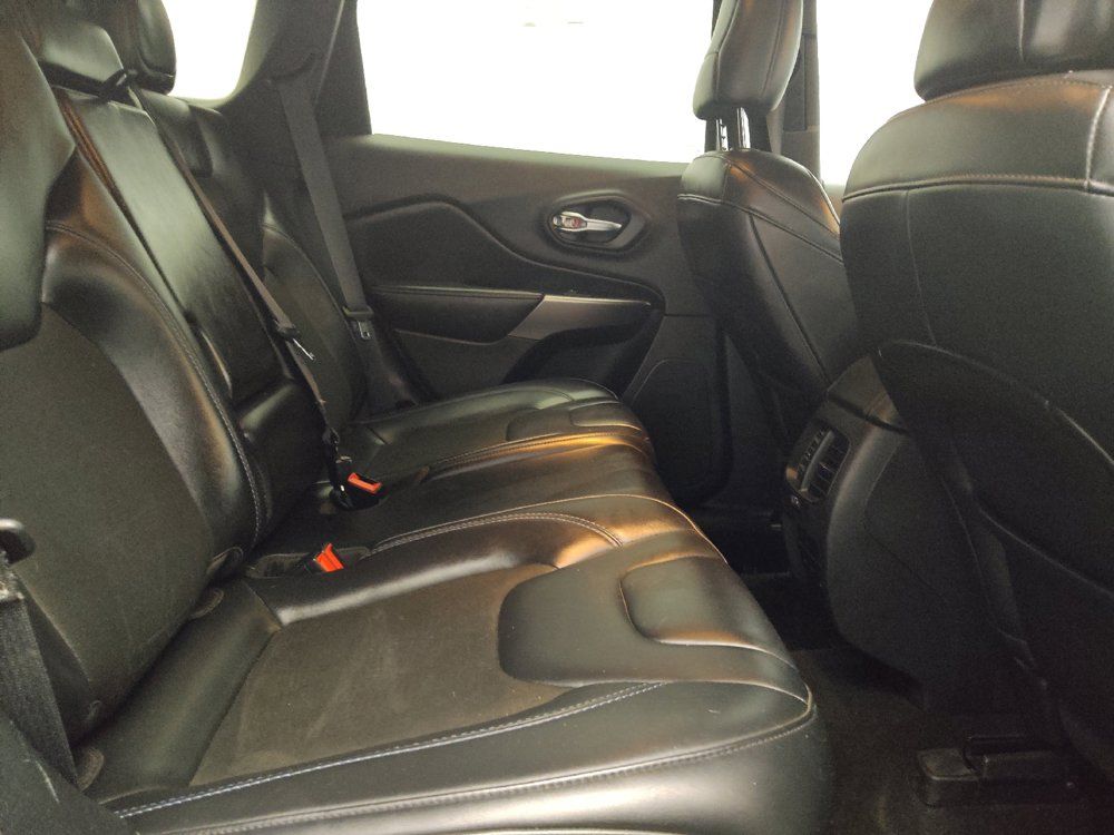 Used 2020 Jeep Cherokee Latitude Plus FWD image 19