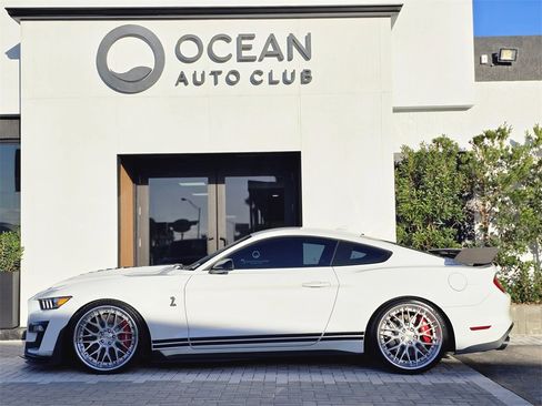 Used 2022 Ford Mustang Shelby GT500 w/ Carbon Fiber Track Pack image 10