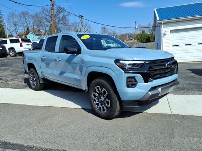 Used 2025 Chevrolet Colorado Z71 w/ Z71 Convenience Package 2