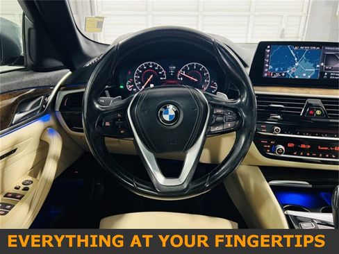 Used 2019 BMW 540i w/ Premium Package image 4