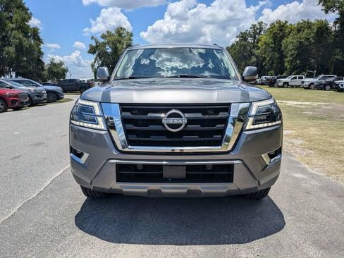 Used 2022 Nissan Armada SV w/ SV Appearance Package RWD image 9