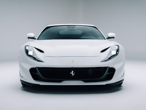 Used 2019 Ferrari 812 Superfast RWD image 4
