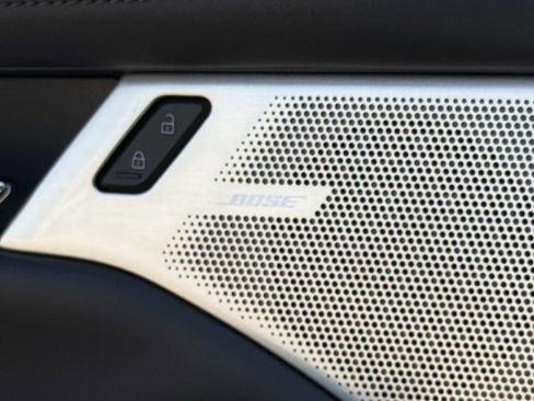 Used 2025 MAZDA MAZDA3 Hatchback w/Premium Plus Pkg image 19