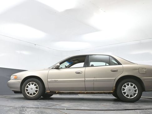 Used 2002 Buick Century Custom w/ Custom Premium Pkg FWD image 28