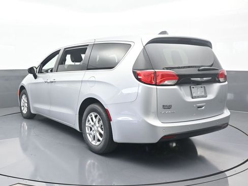 New 2026 Chrysler Voyager LX image 4