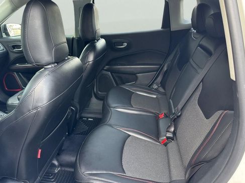 Used 2019 Jeep Compass Trailhawk AWD/4WD image 5