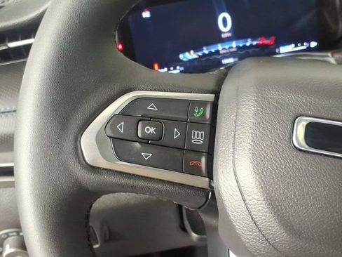 Used 2025 Jeep Compass Limited w/ Driver Assist Group I AWD/4WD image 16