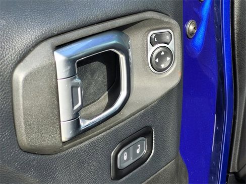 Used 2019 Jeep Wrangler Unlimited Sahara image 23